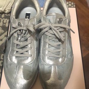 DkNY 9.5 tennis ran a little small